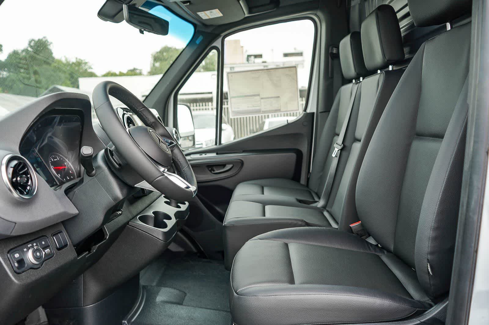 Thumbnail: 2026 Mercedes-Benz Sprinter - 19