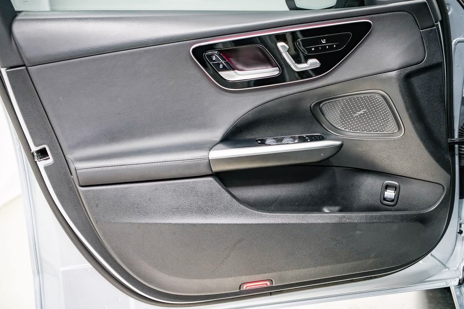 Thumbnail: 2023 Mercedes-Benz C-Class - 19