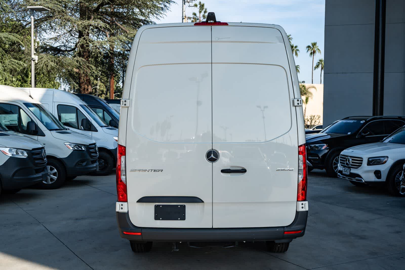 Thumbnail: 2026 Mercedes-Benz Sprinter - 5