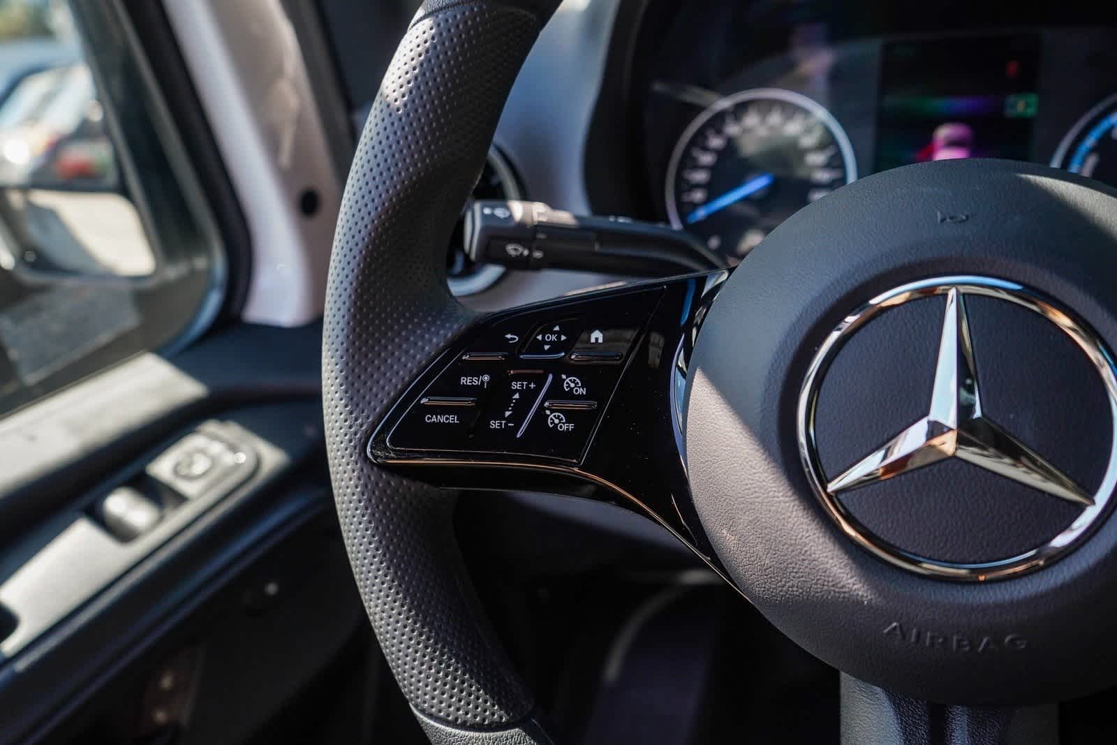 Thumbnail: 2024 Mercedes-Benz eSprinter - 17