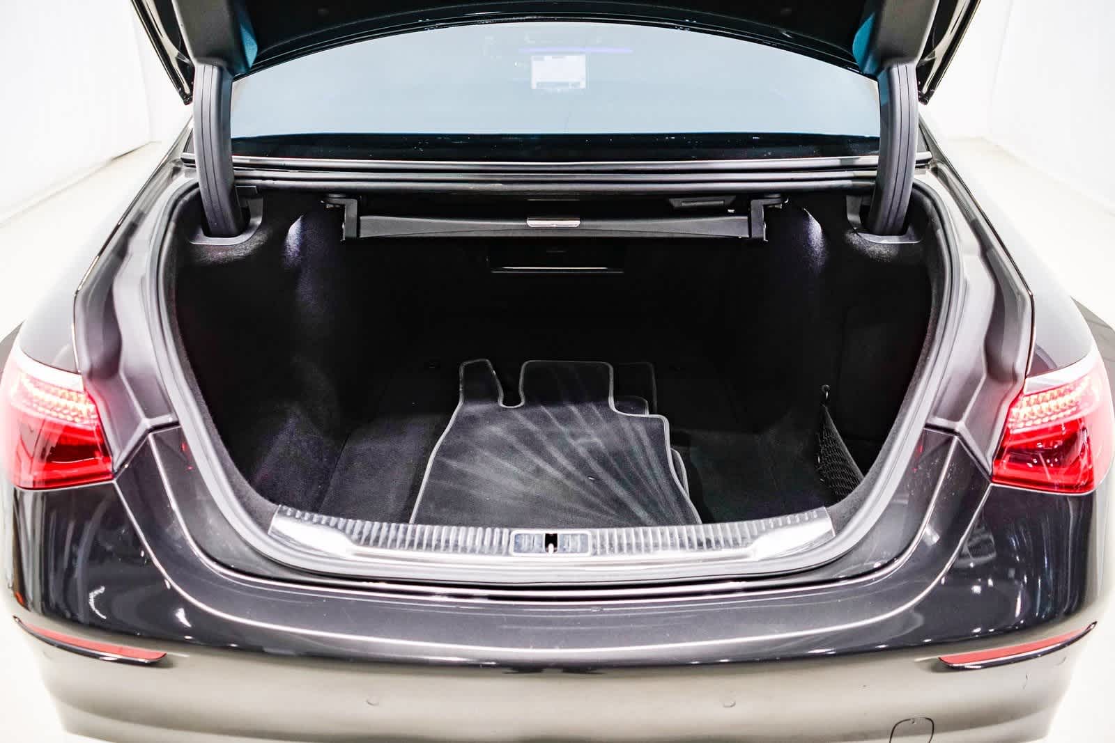 Thumbnail: 2021 Mercedes-Benz S-Class - 26