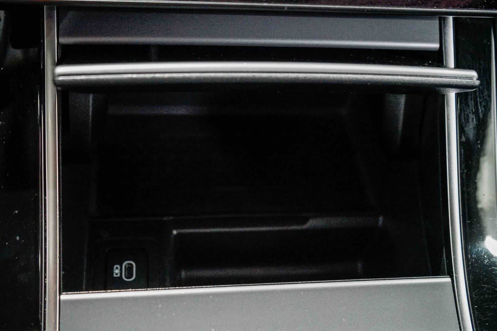 Thumbnail: 2024 Land Rover Range Rover Velar - 22