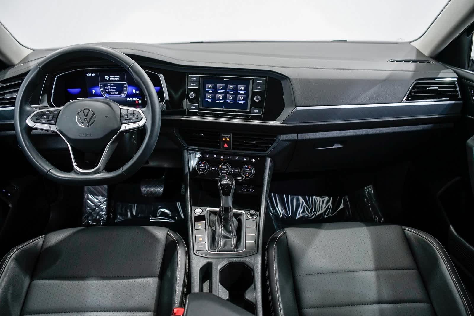 Thumbnail: 2022 Volkswagen Jetta - 11