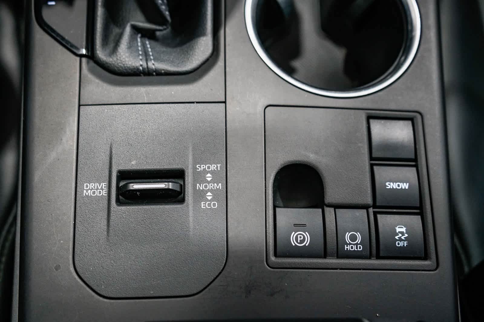 Thumbnail: 2023 Toyota Highlander - 25