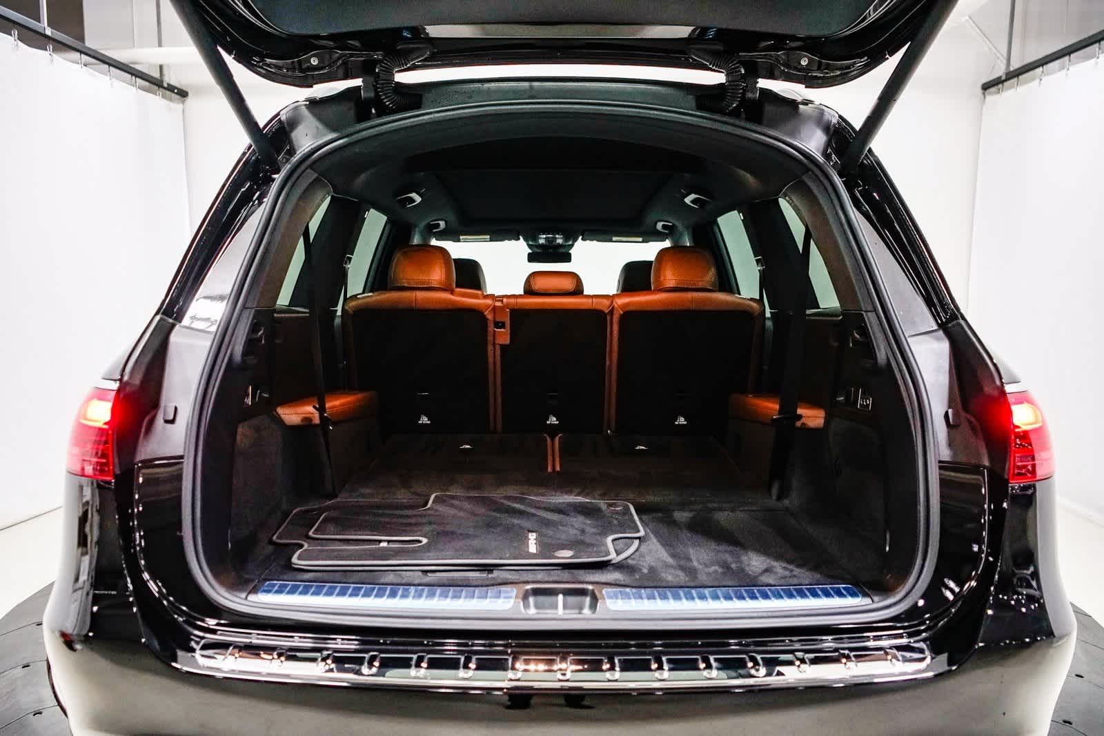 Thumbnail: 2025 Mercedes-Benz GLS - 28