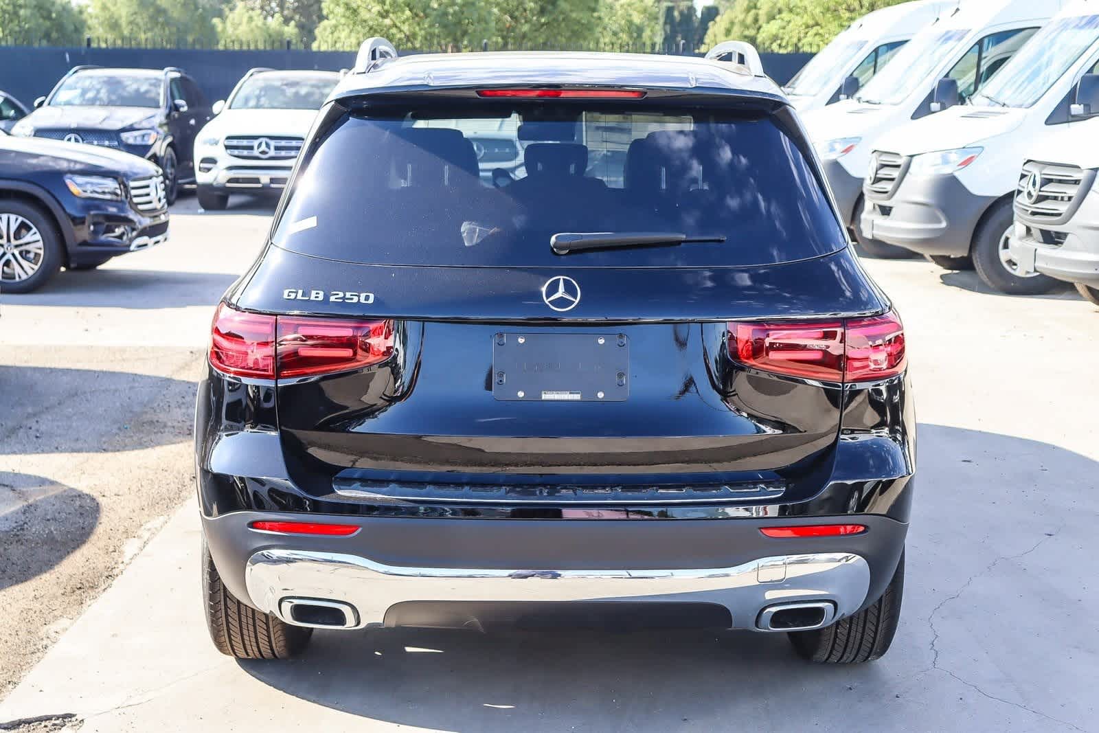 Thumbnail: 2026 Mercedes-Benz GLB - 5