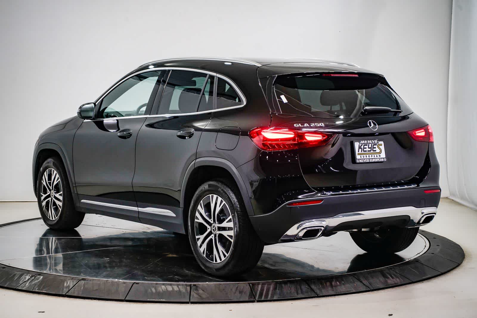 Thumbnail: 2026 Mercedes-Benz GLA - 2
