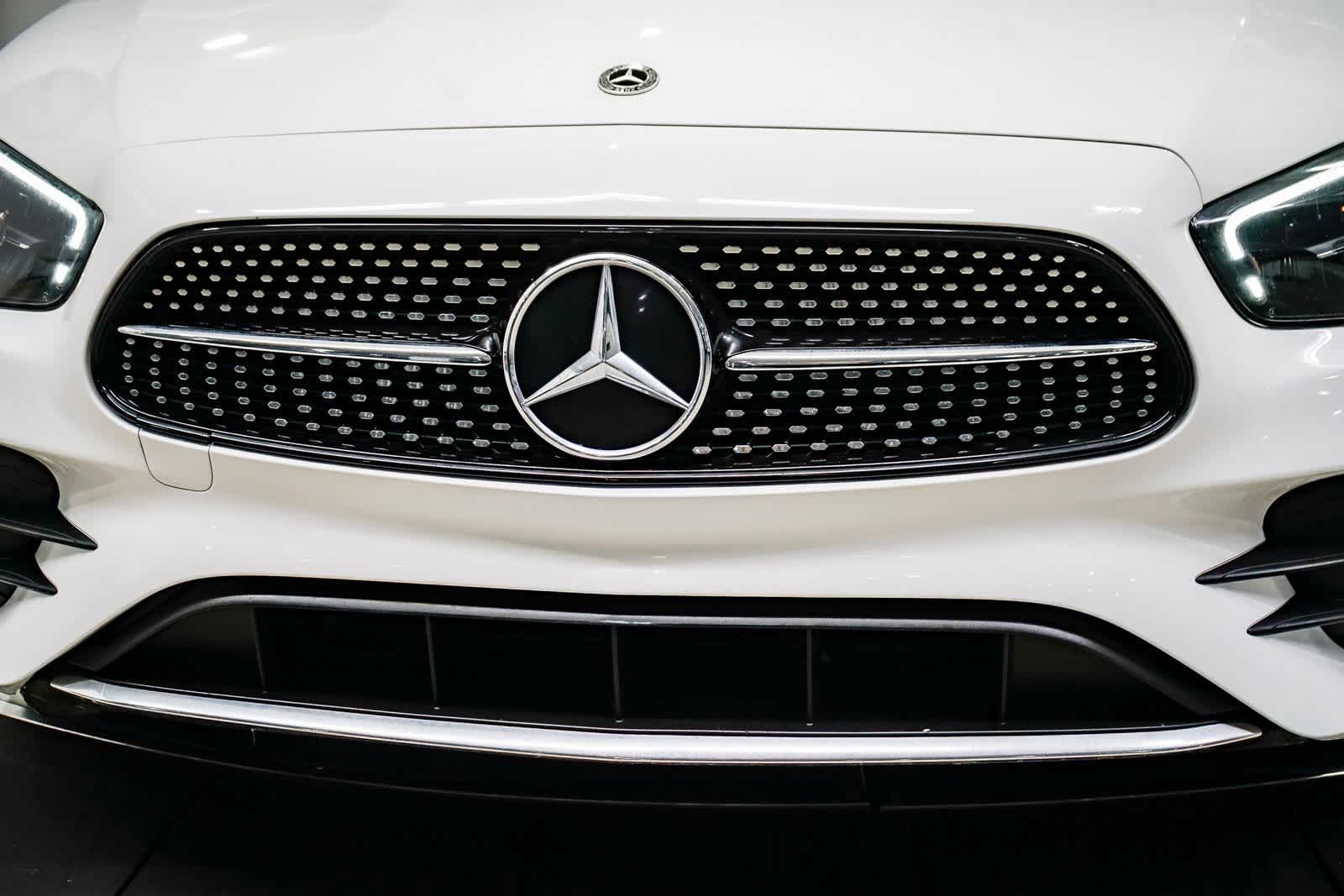 Thumbnail: 2022 Mercedes-Benz E-Class - 8