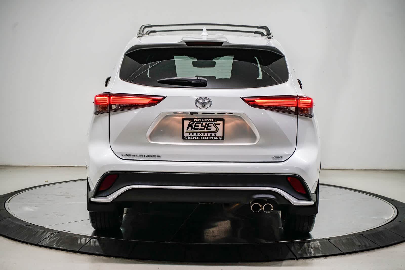 Thumbnail: 2023 Toyota Highlander - 4