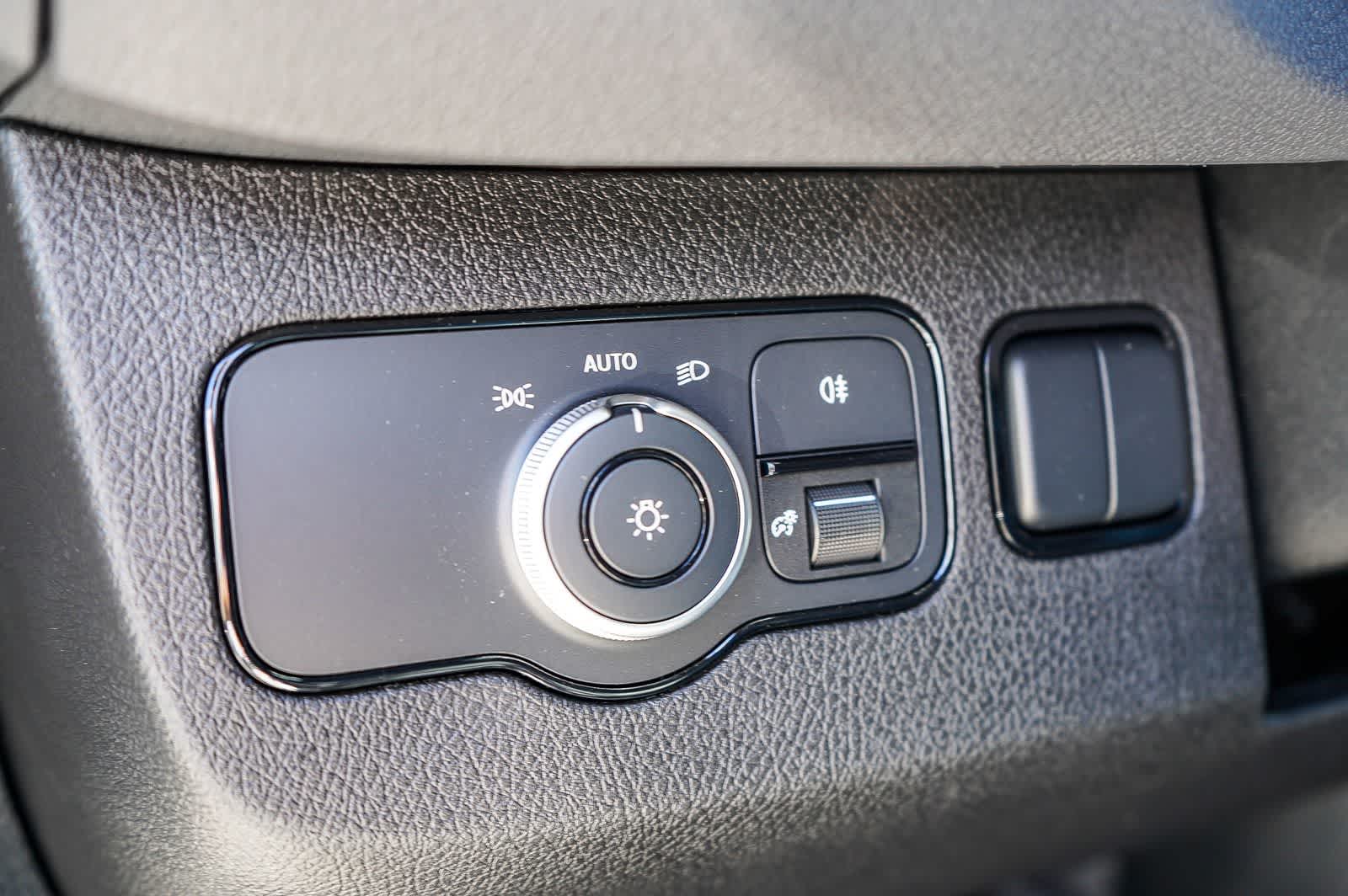 Thumbnail: 2026 Mercedes-Benz Sprinter - 21