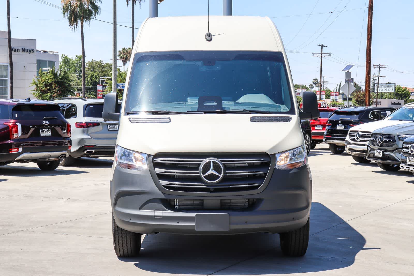 Thumbnail: 2026 Mercedes-Benz Sprinter - 6