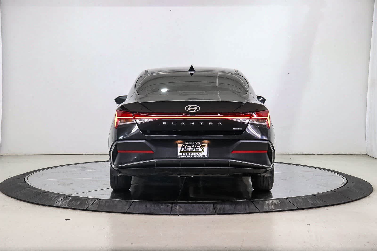 Thumbnail: 2025 Hyundai Elantra - 3