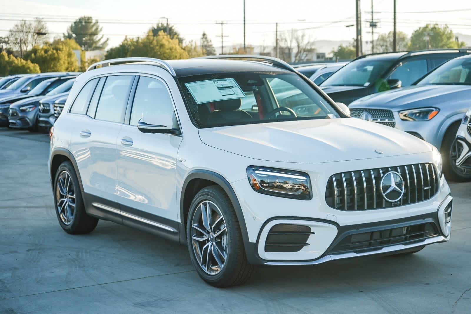 Thumbnail: 2025 Mercedes-Benz GLB - 3