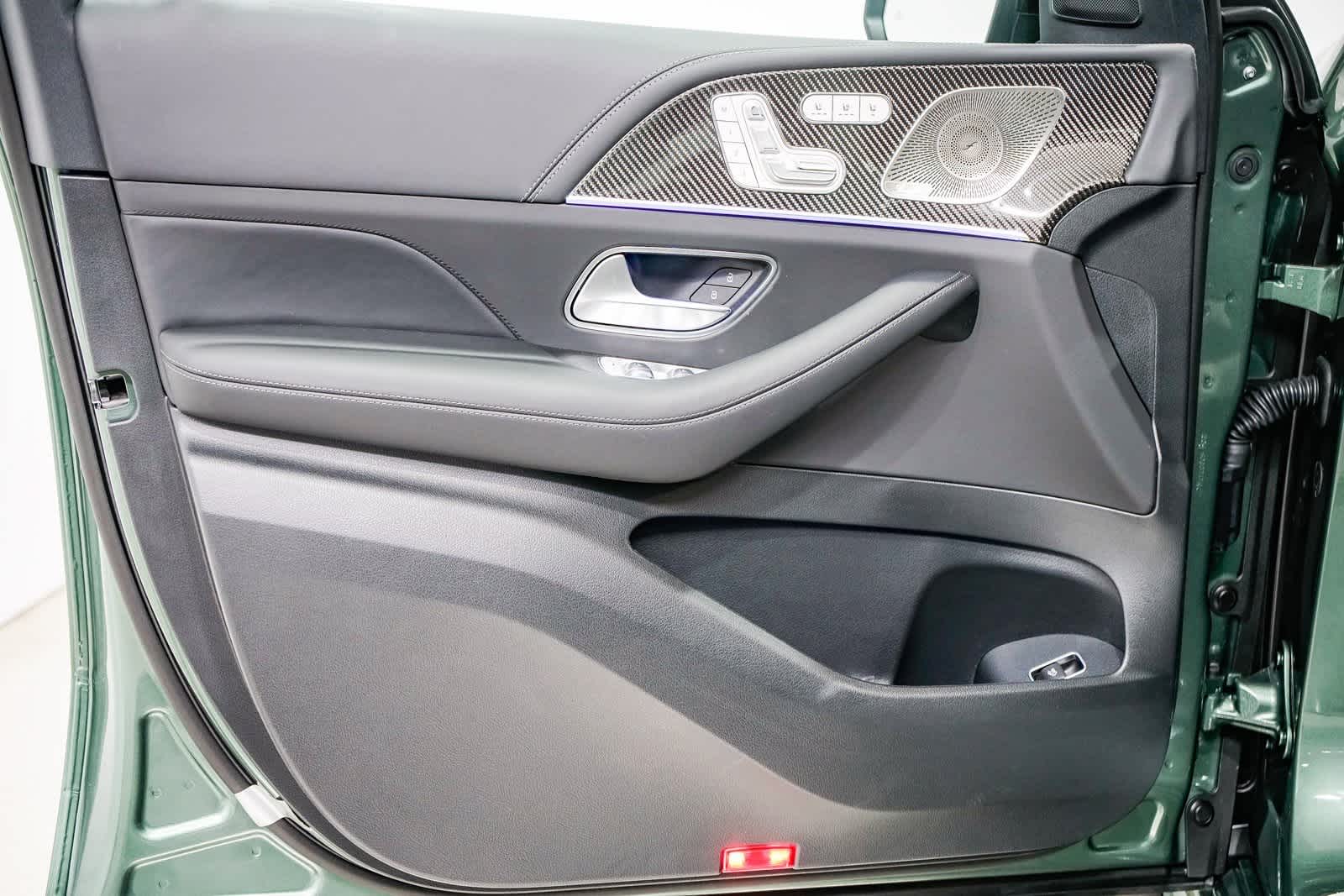 Thumbnail: 2025 Mercedes-Benz GLE - 19