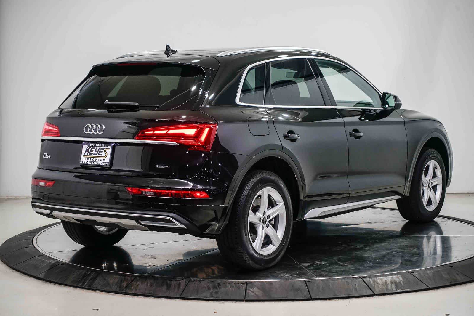Thumbnail: 2023 Audi Q5 - 4