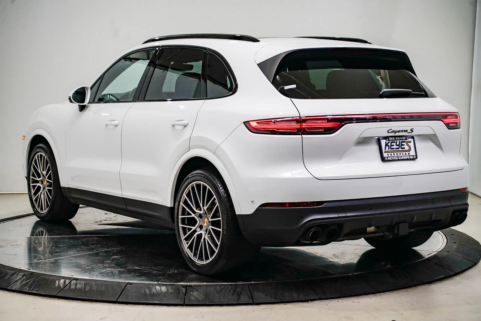 Thumbnail: 2023 Porsche Cayenne - 2