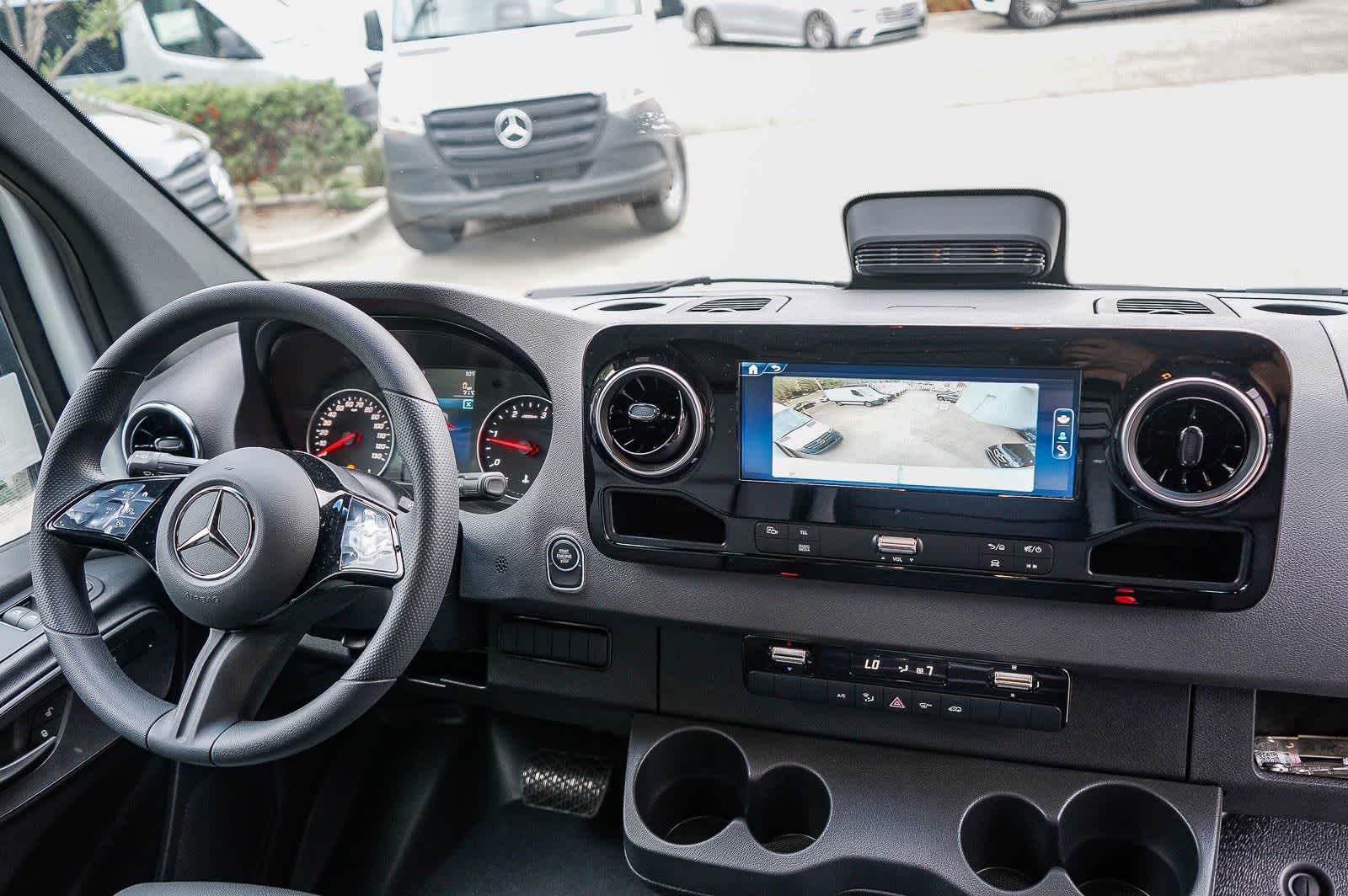 Thumbnail: 2026 Mercedes-Benz Sprinter - 16