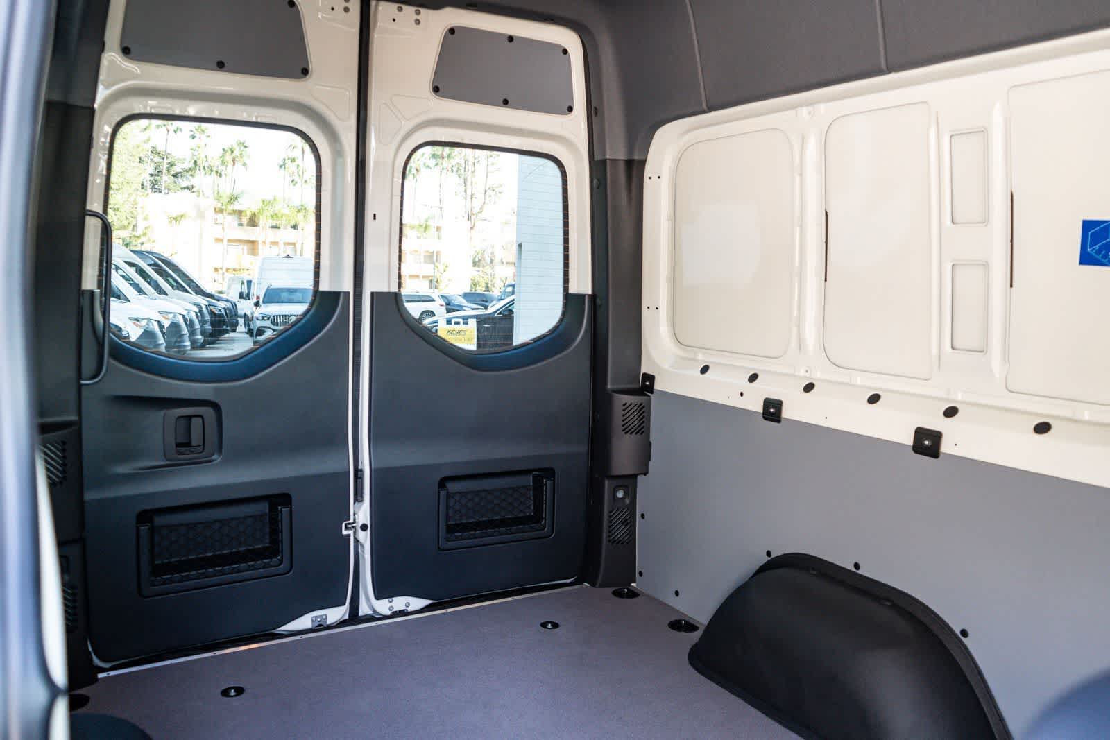 Thumbnail: 2026 Mercedes-Benz Sprinter - 13