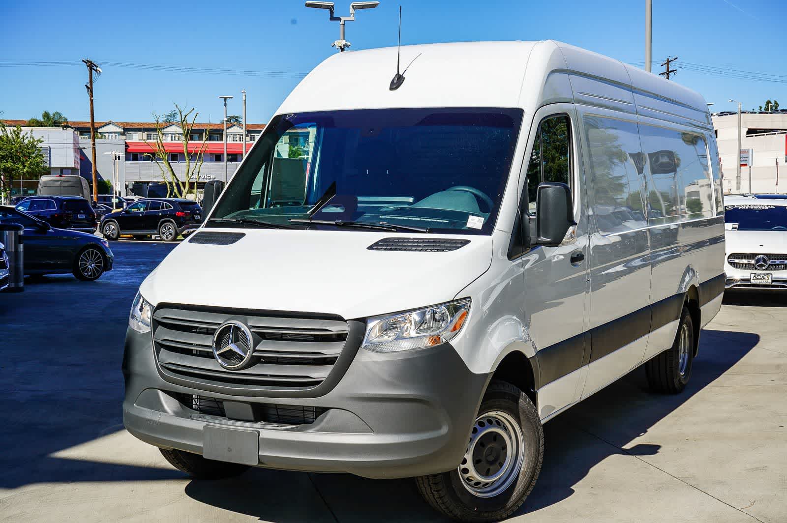 Thumbnail: 2026 Mercedes-Benz Sprinter - 1