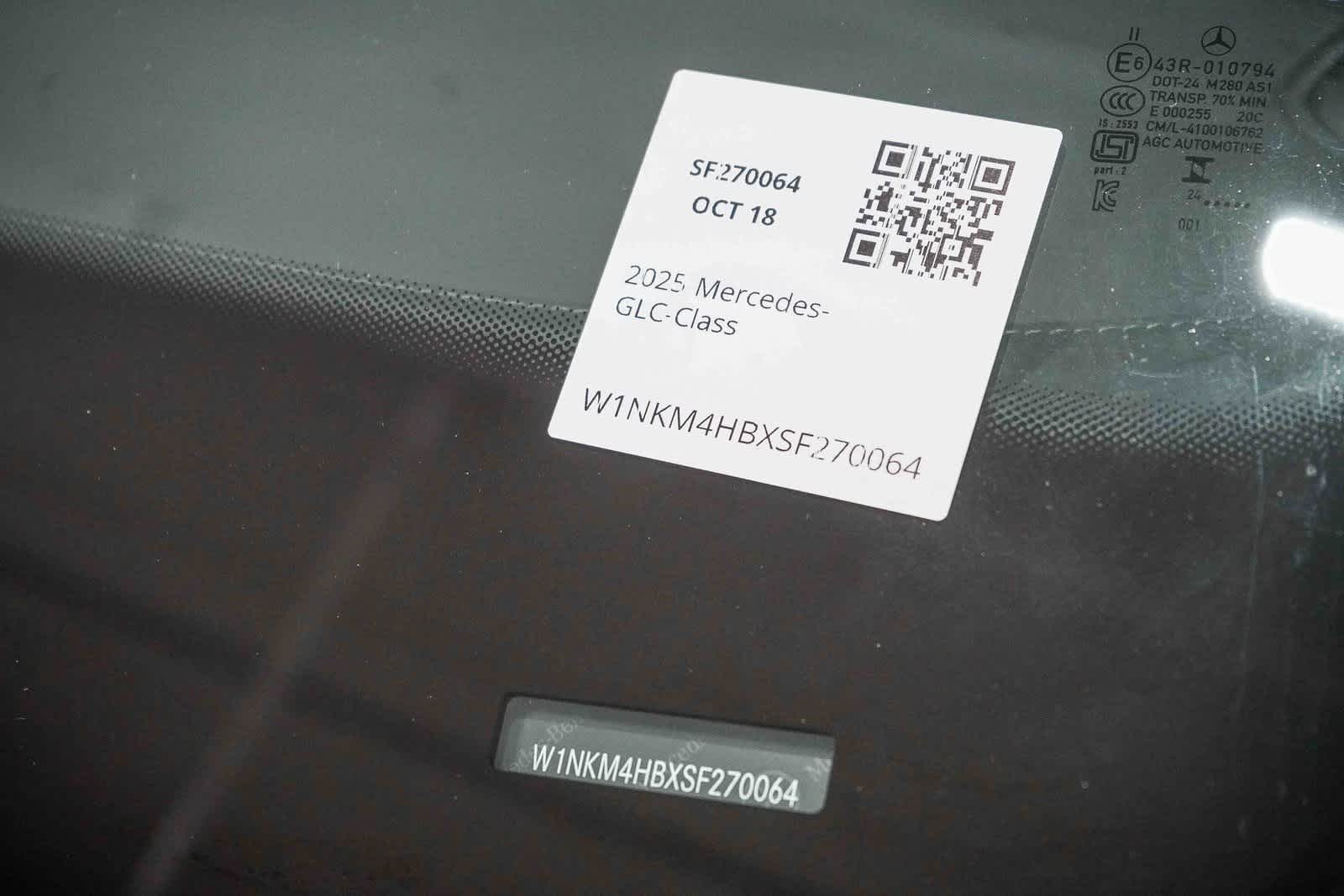 Thumbnail: 2025 Mercedes-Benz GLC - 28