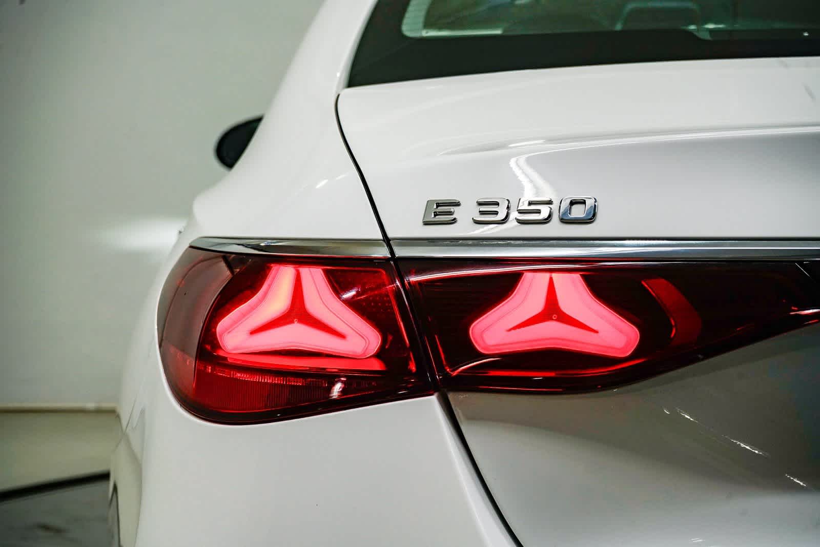 Thumbnail: 2025 Mercedes-Benz E-Class - 9