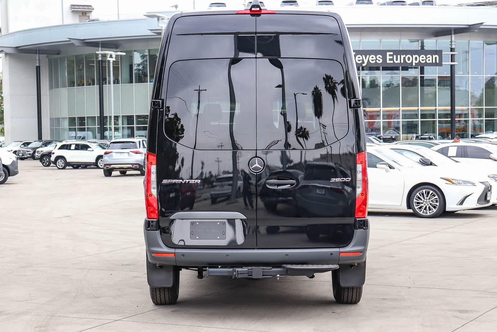 Thumbnail: 2026 Mercedes-Benz Sprinter - 3