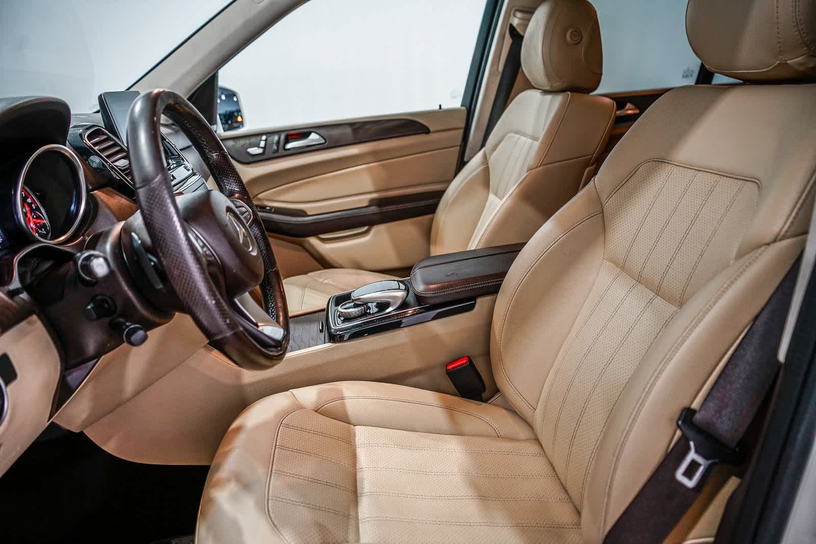 Thumbnail: 2017 Mercedes-Benz GLE - 17