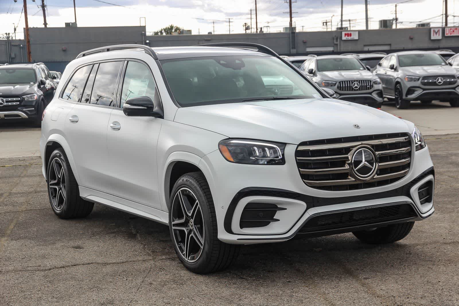 Thumbnail: 2026 Mercedes-Benz GLS - 3