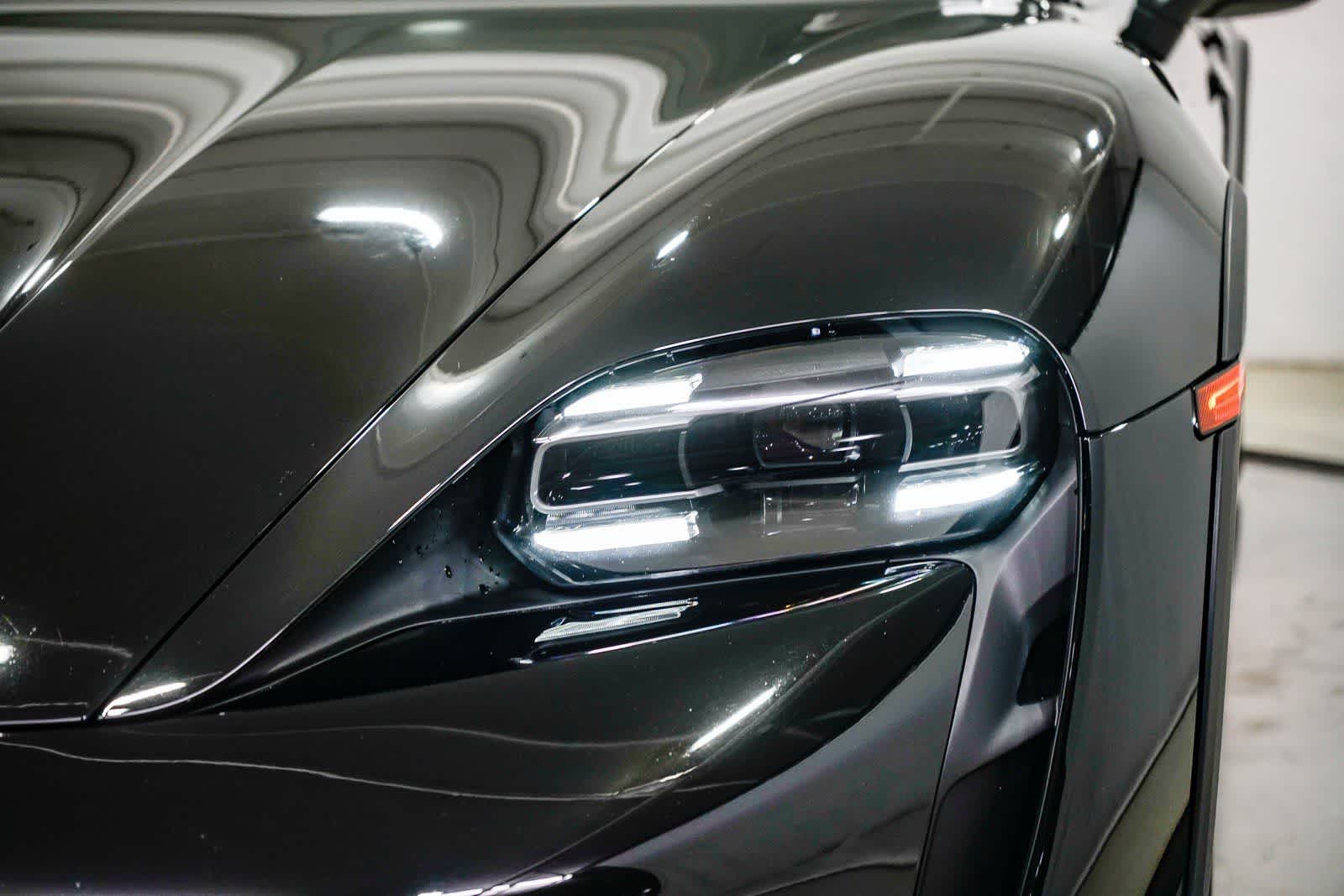 Thumbnail: 2023 Porsche Taycan - 7