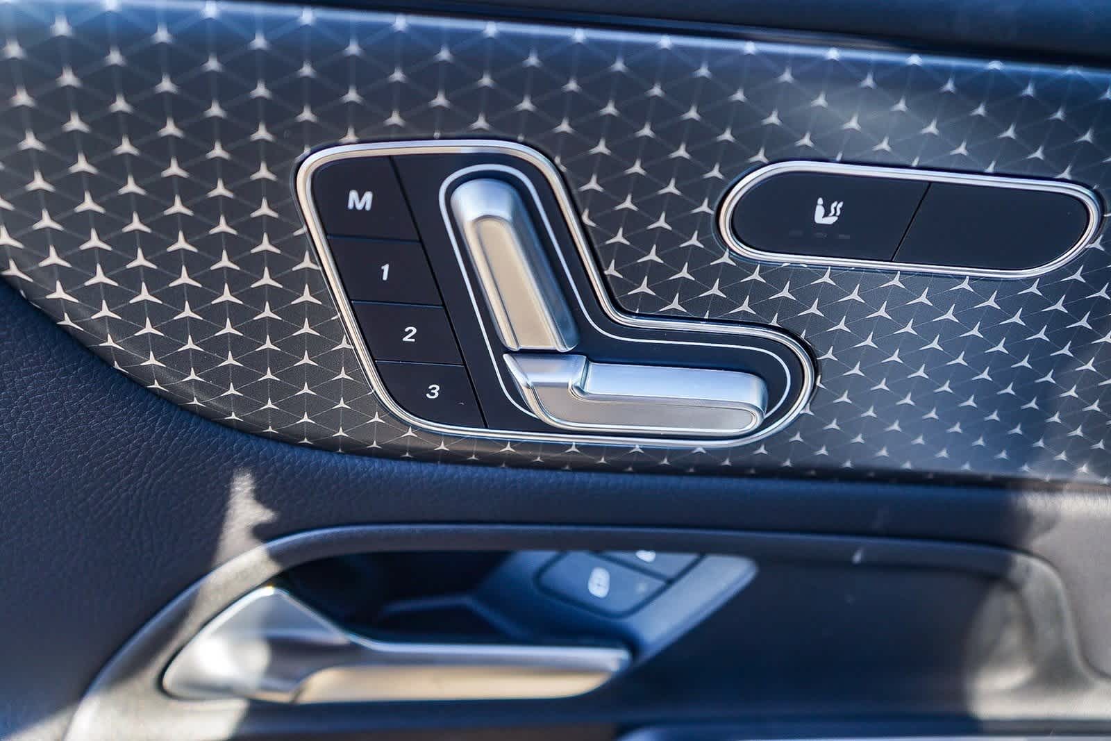 Thumbnail: 2026 Mercedes-Benz GLB - 25