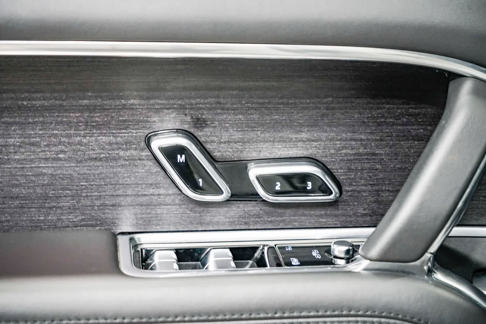 Thumbnail: 2024 Land Rover Range Rover - 20