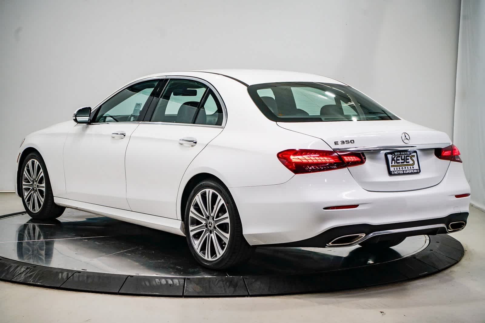 Thumbnail: 2022 Mercedes-Benz E-Class - 2