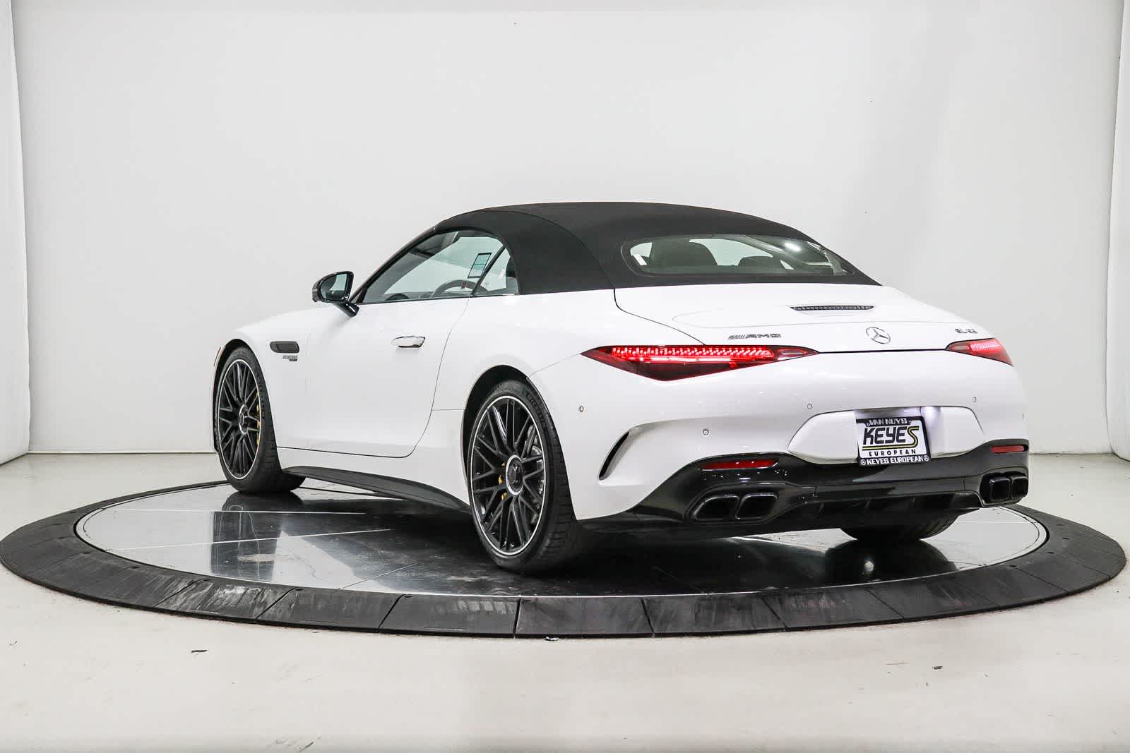 Thumbnail: 2022 Mercedes-Benz SL-Class - 2