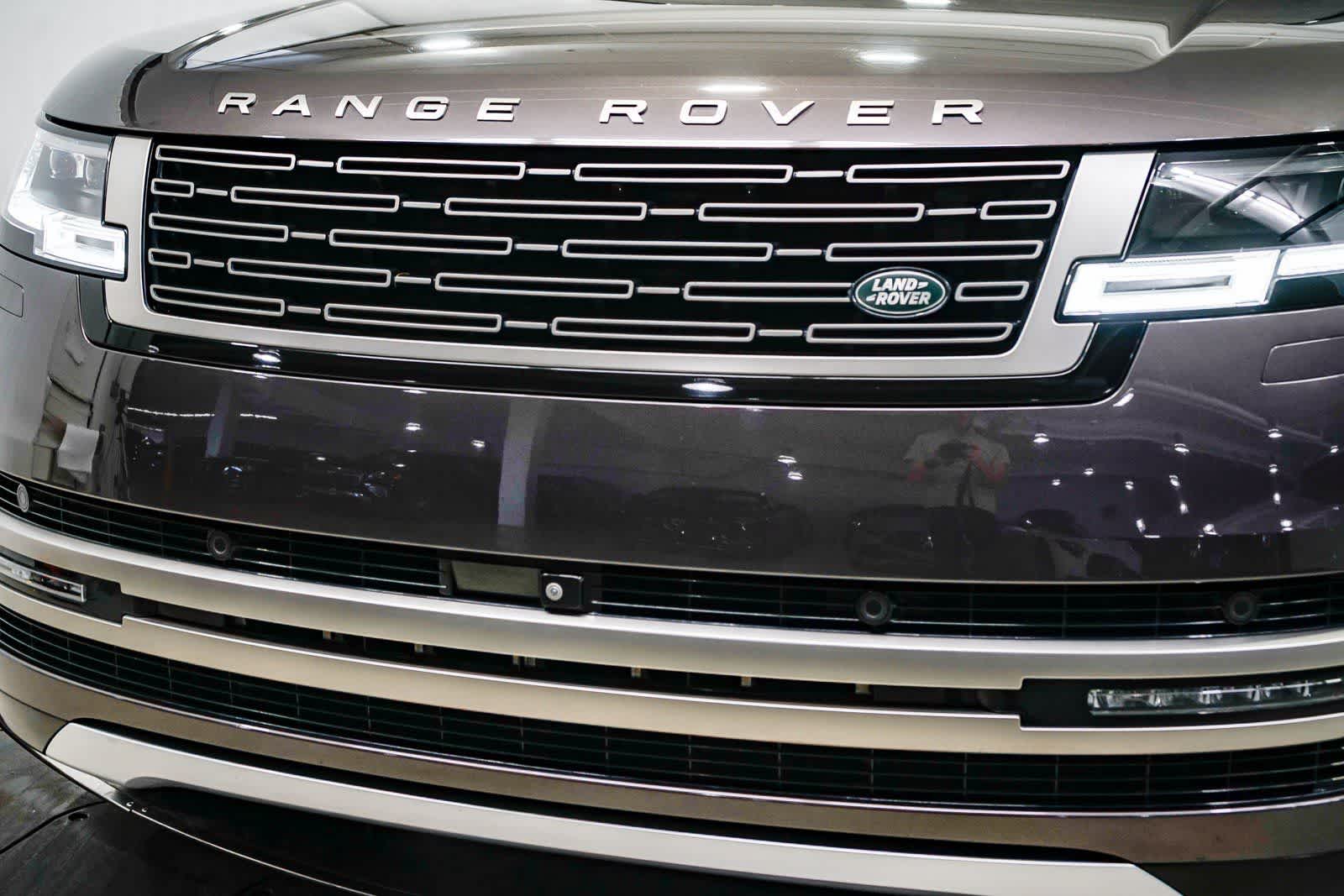 Thumbnail: 2023 Land Rover Range Rover - 8