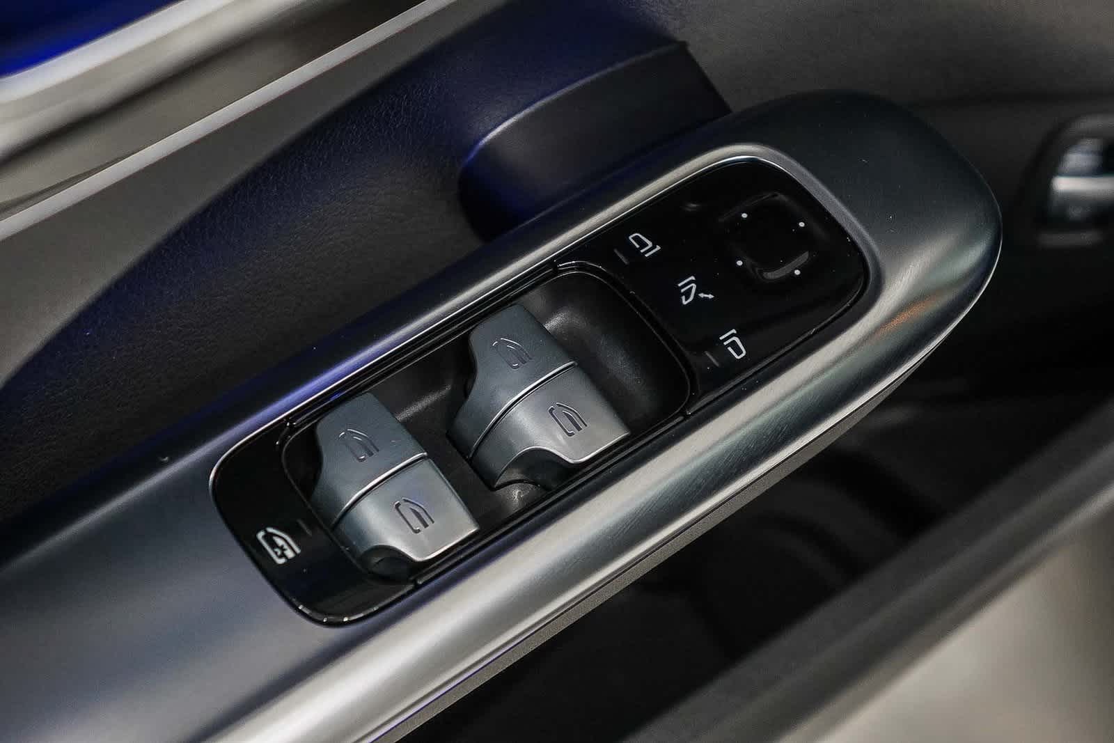 Thumbnail: 2023 Mercedes-Benz C-Class - 23