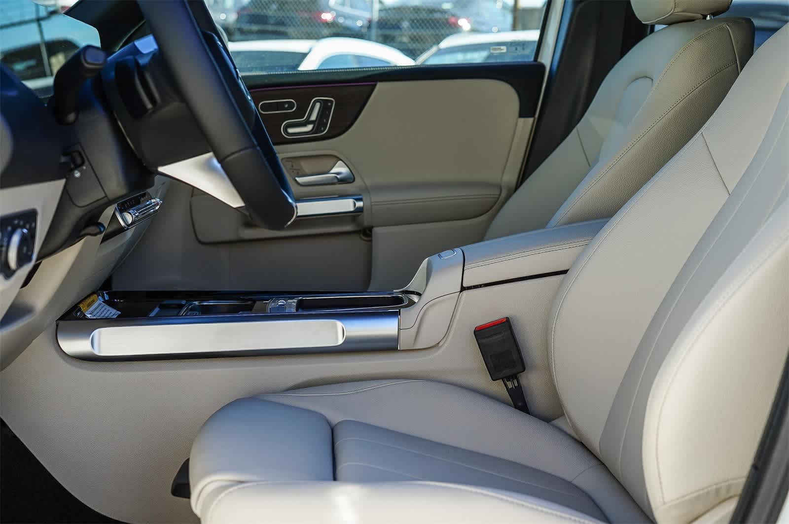 Thumbnail: 2026 Mercedes-Benz GLB - 21