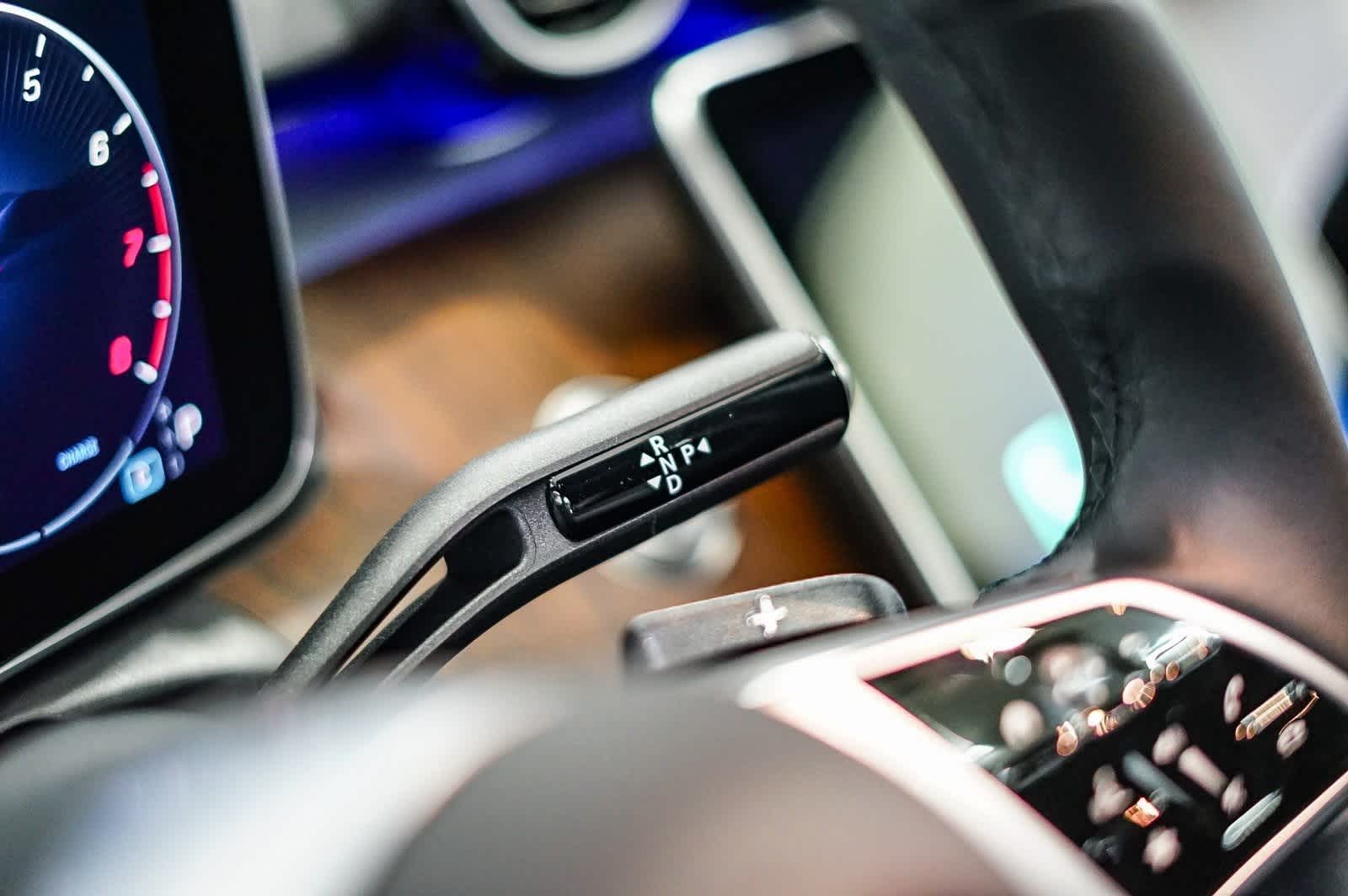 Thumbnail: 2025 Mercedes-Benz C-Class - 20