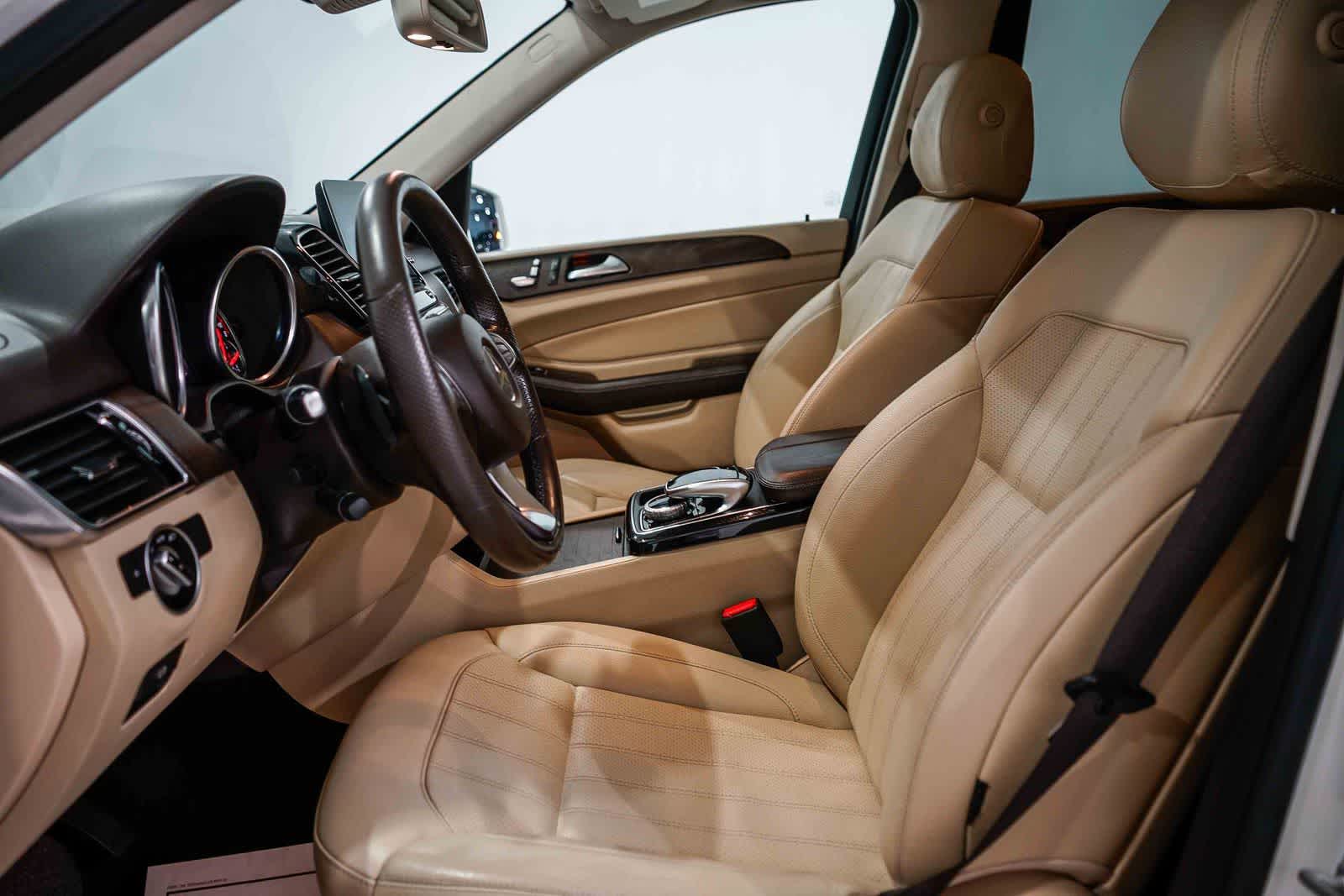 Thumbnail: 2017 Mercedes-Benz GLE - 17