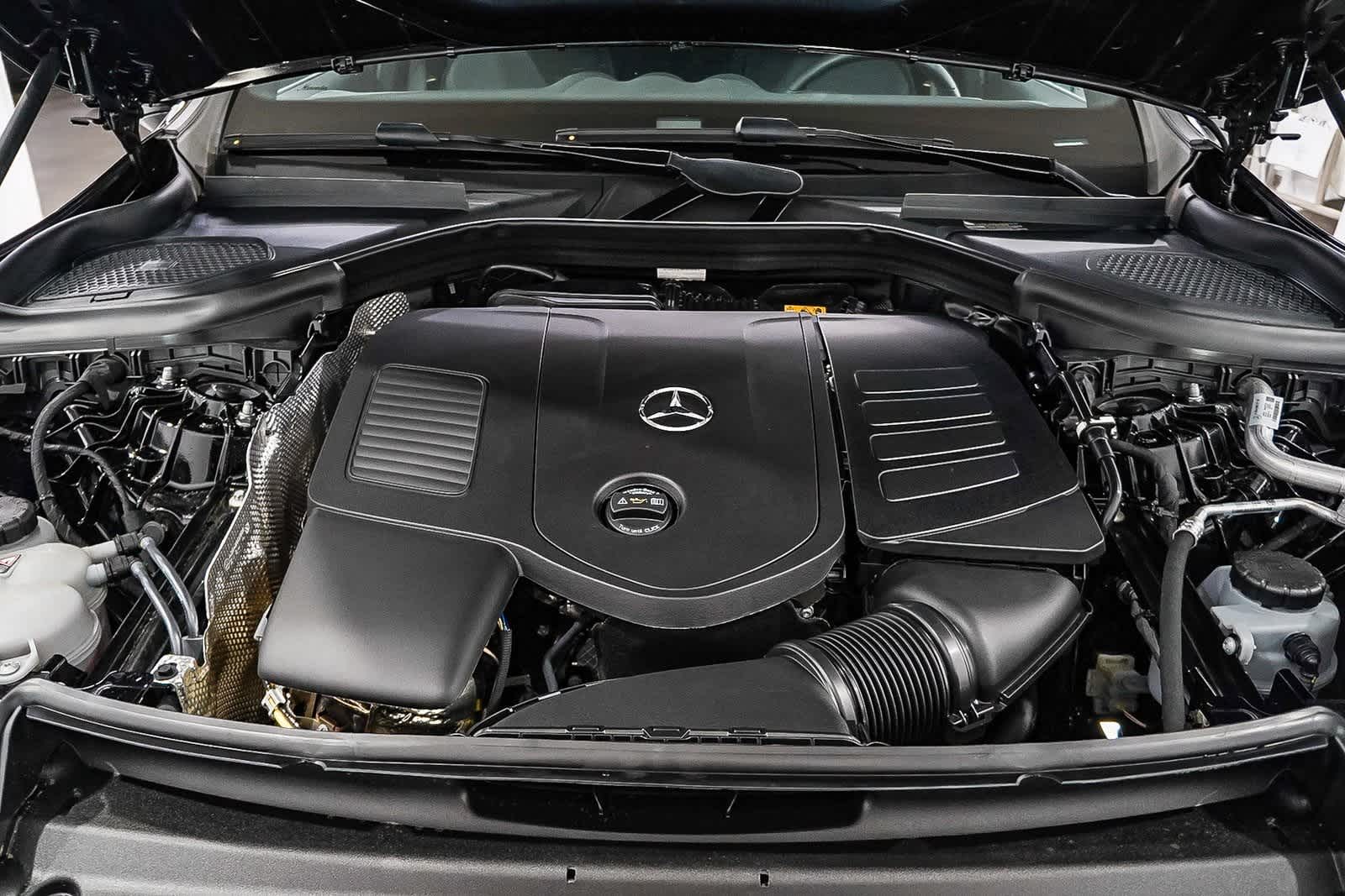 Thumbnail: 2025 Mercedes-Benz GLC - 29