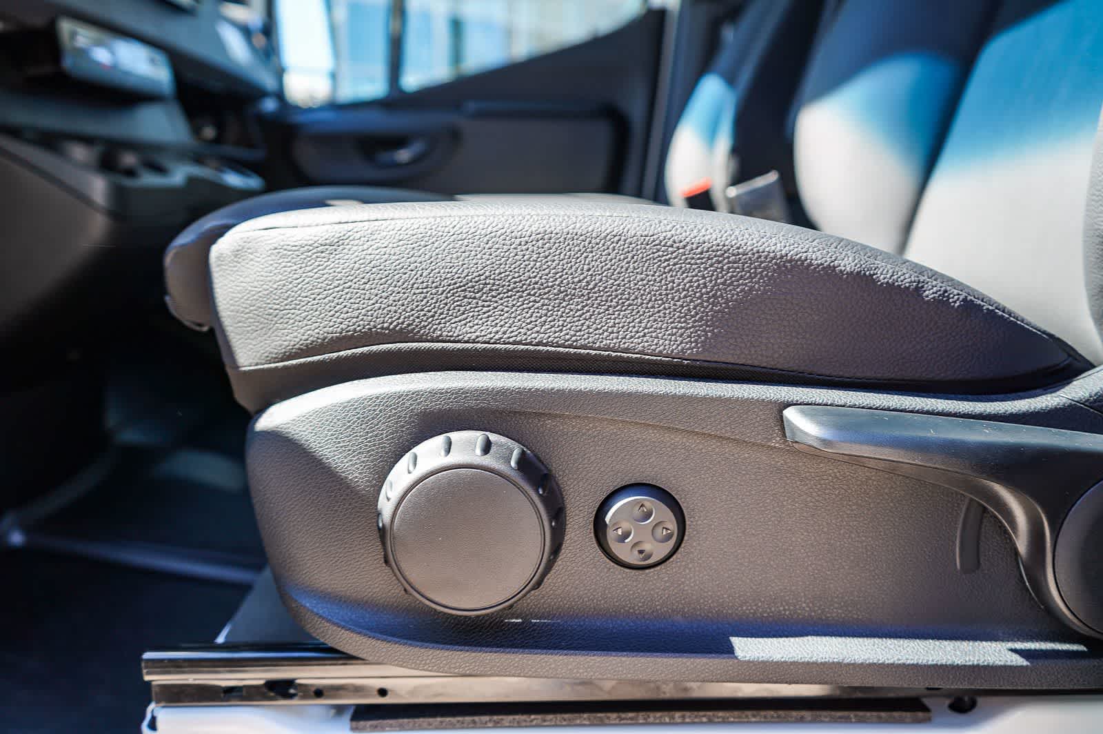 Thumbnail: 2026 Mercedes-Benz Sprinter - 21