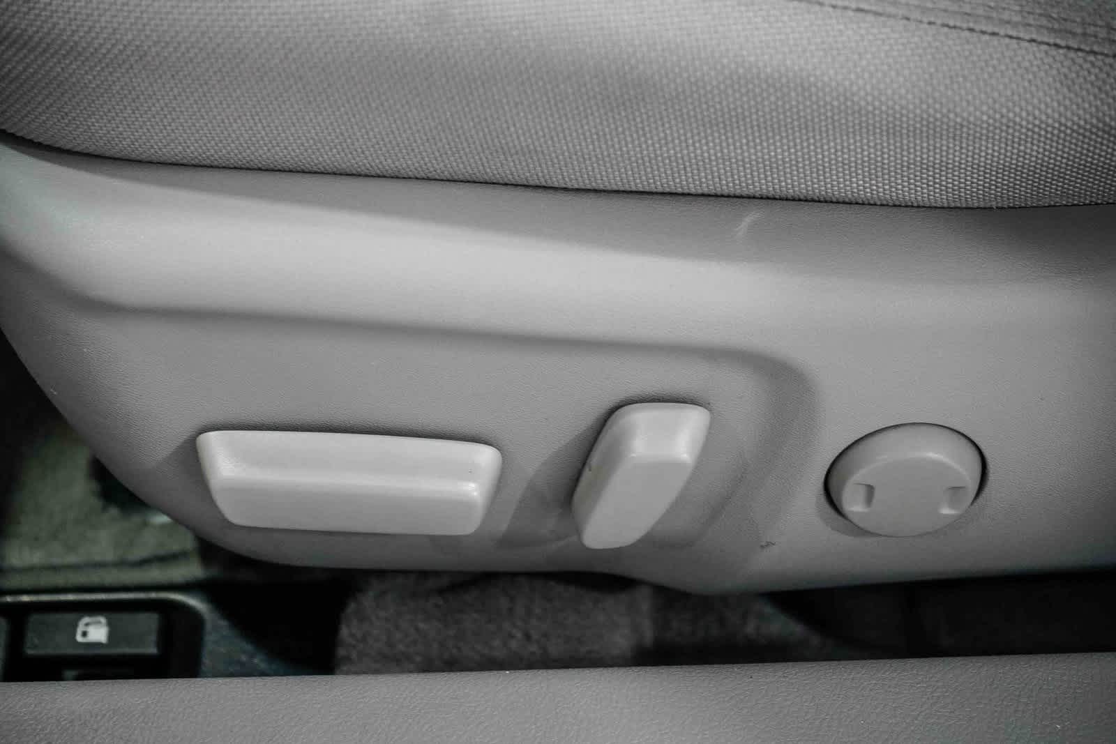 Thumbnail: 2017 Toyota Camry - 19