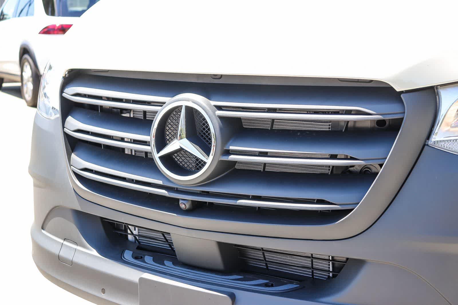 Thumbnail: 2026 Mercedes-Benz Sprinter - 8