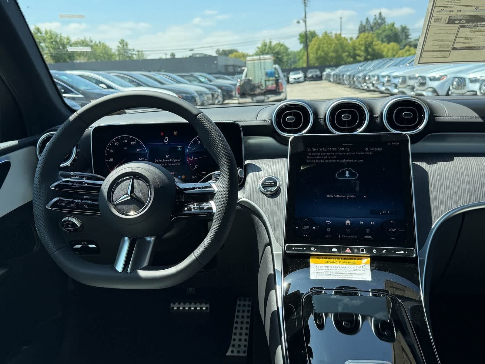 Thumbnail: 2025 Mercedes-Benz GLC - 14