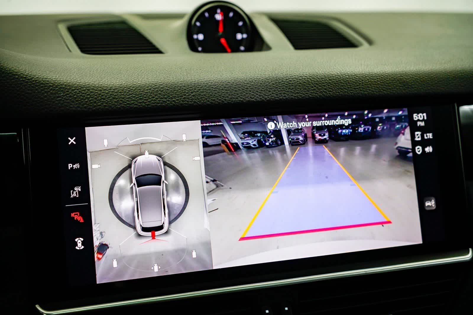 Thumbnail: 2023 Porsche Cayenne - 25