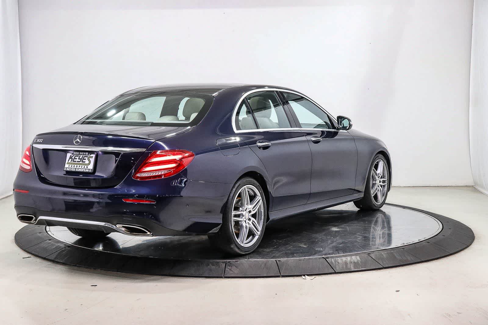 Thumbnail: 2017 Mercedes-Benz E-Class - 4