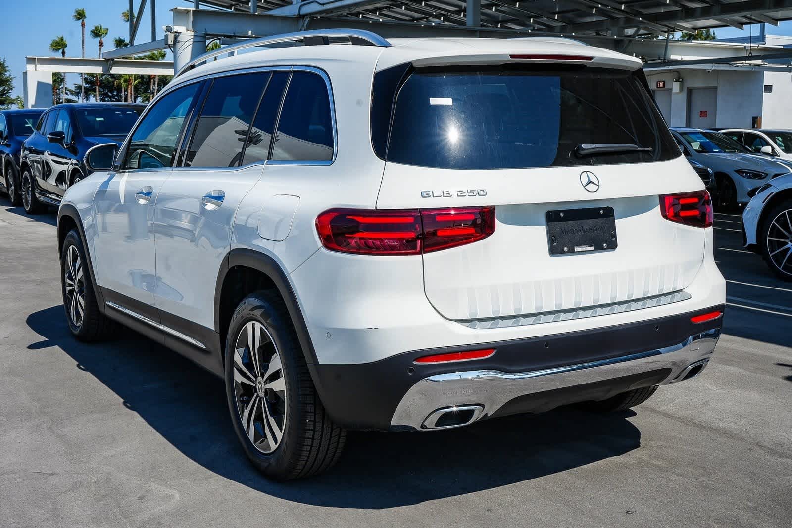 Thumbnail: 2025 Mercedes-Benz GLB - 2