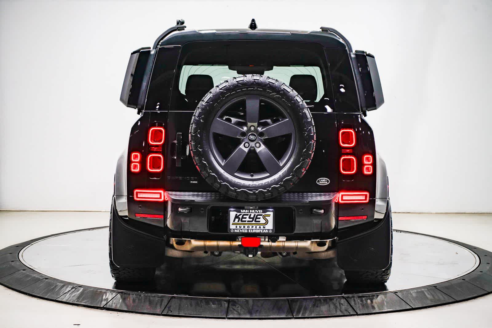 Thumbnail: 2022 Land Rover Defender - 3