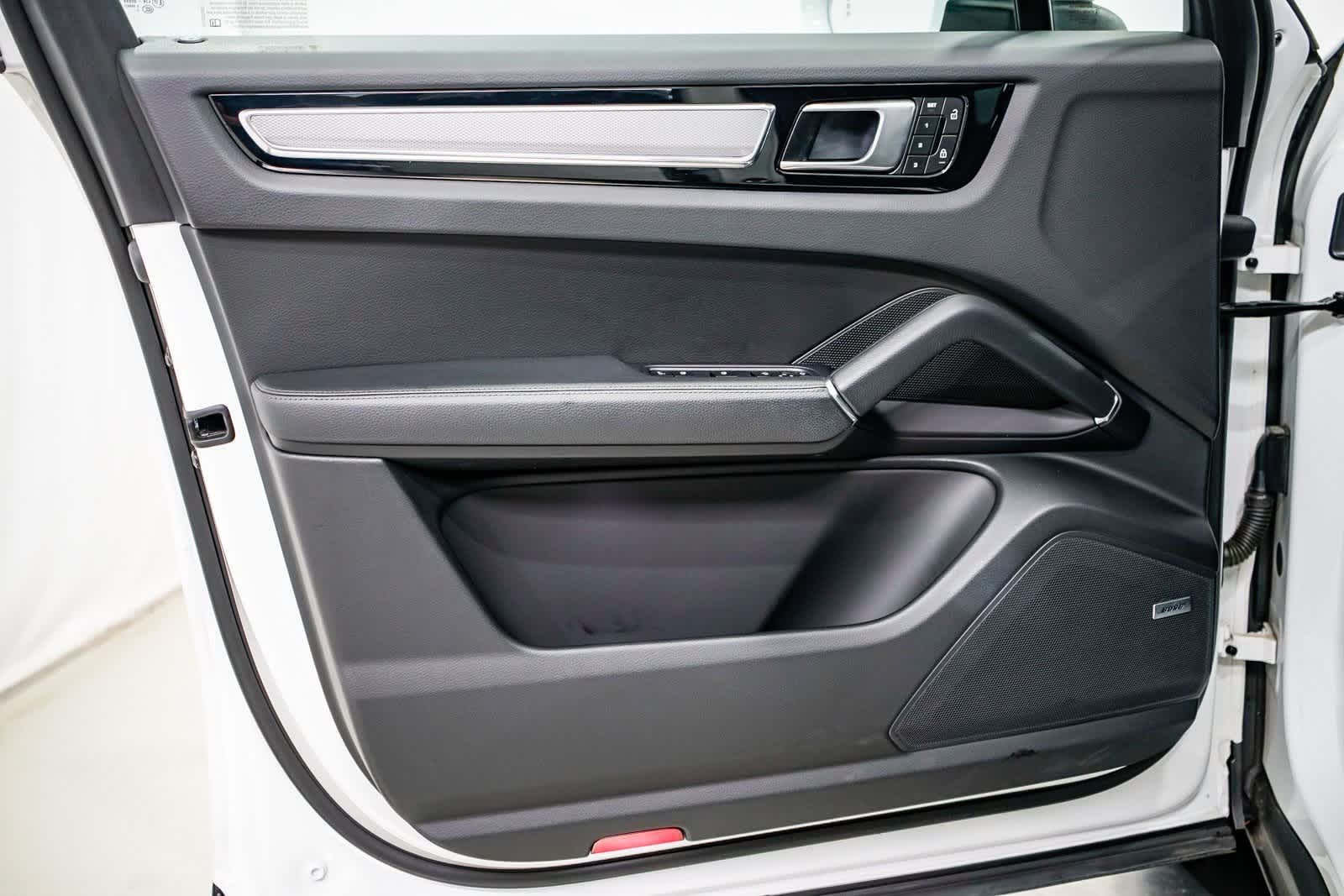 Thumbnail: 2023 Porsche Cayenne - 20