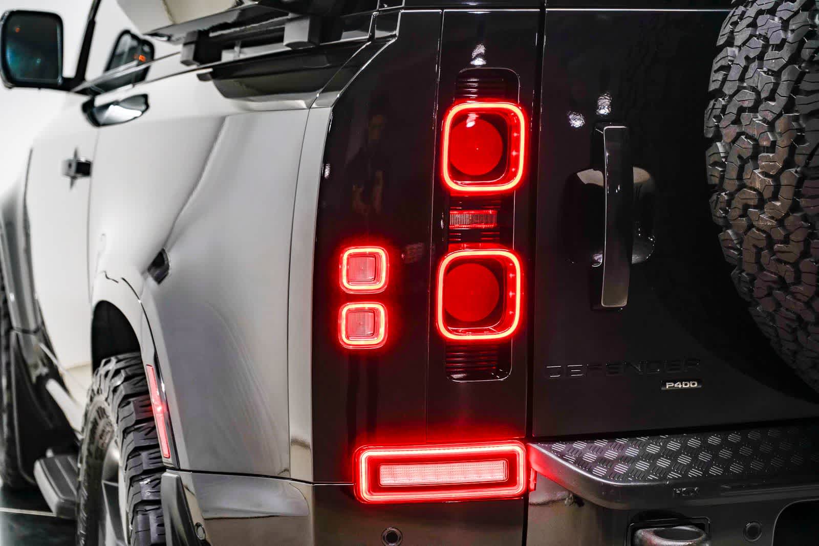 Thumbnail: 2022 Land Rover Defender - 9