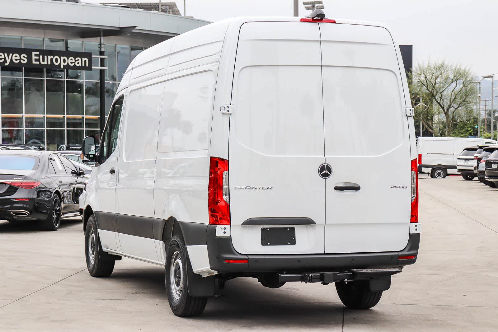 Thumbnail: 2026 Mercedes-Benz Sprinter - 2